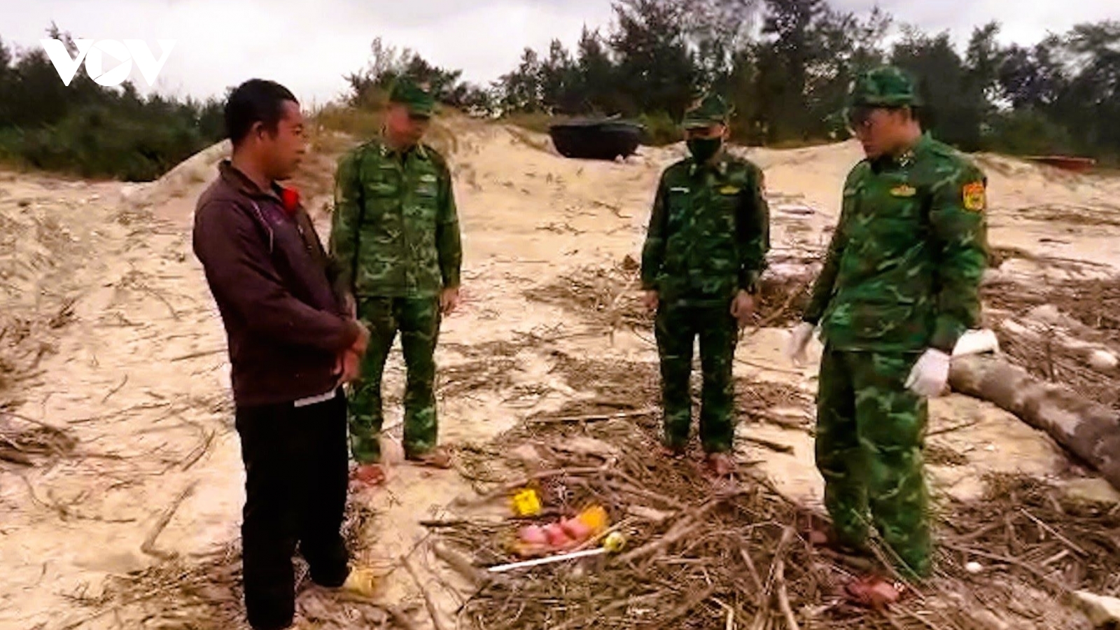 Liên tiếp phát hiện ma túy trôi dạt vào bờ biển Quảng Trị